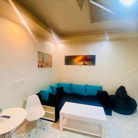יירבאן Luxury Apartment With Jacuzzi On Republic Square מראה חיצוני תמונה