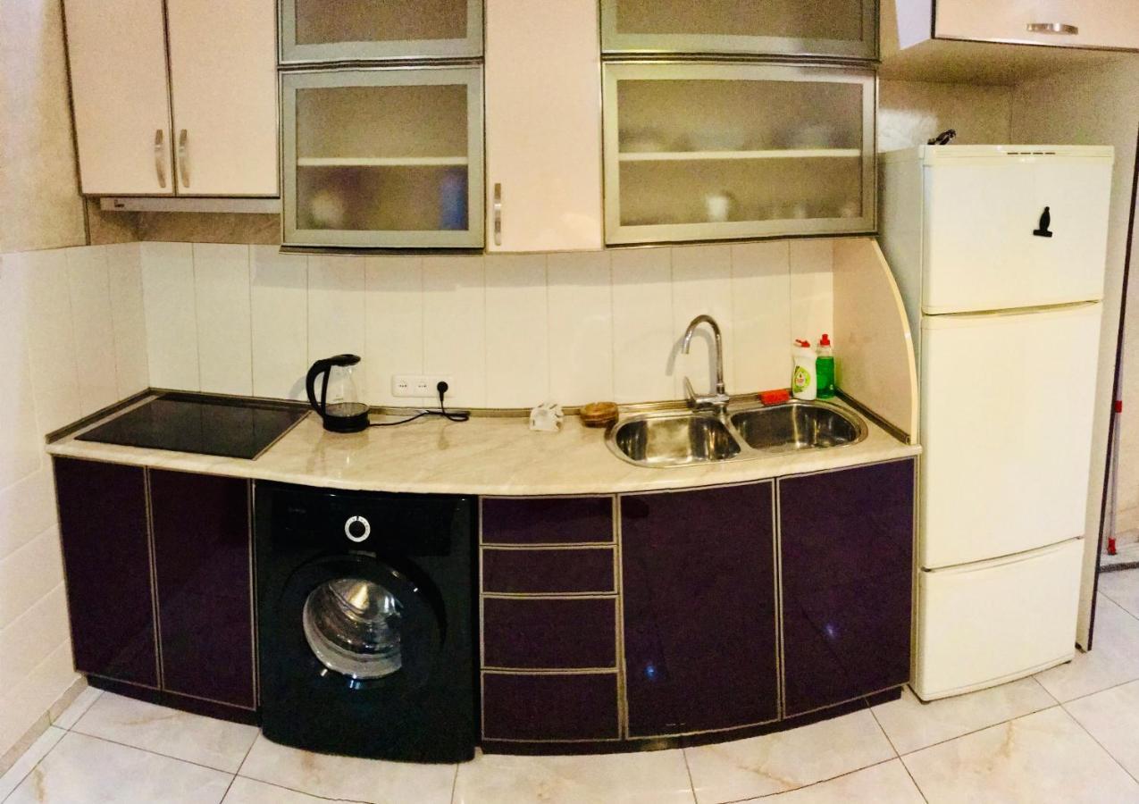 יירבאן Luxury Apartment With Jacuzzi On Republic Square מראה חיצוני תמונה