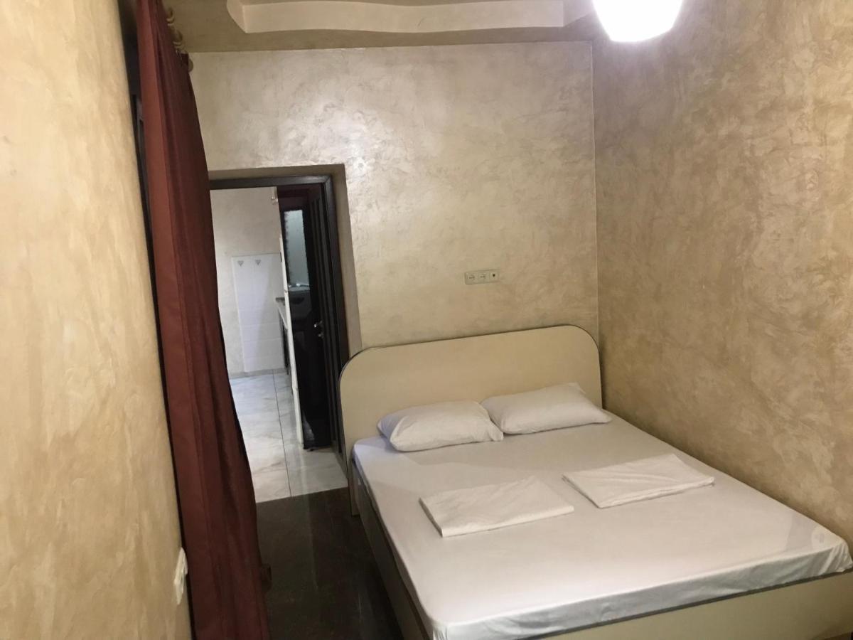 יירבאן Luxury Apartment With Jacuzzi On Republic Square מראה חיצוני תמונה
