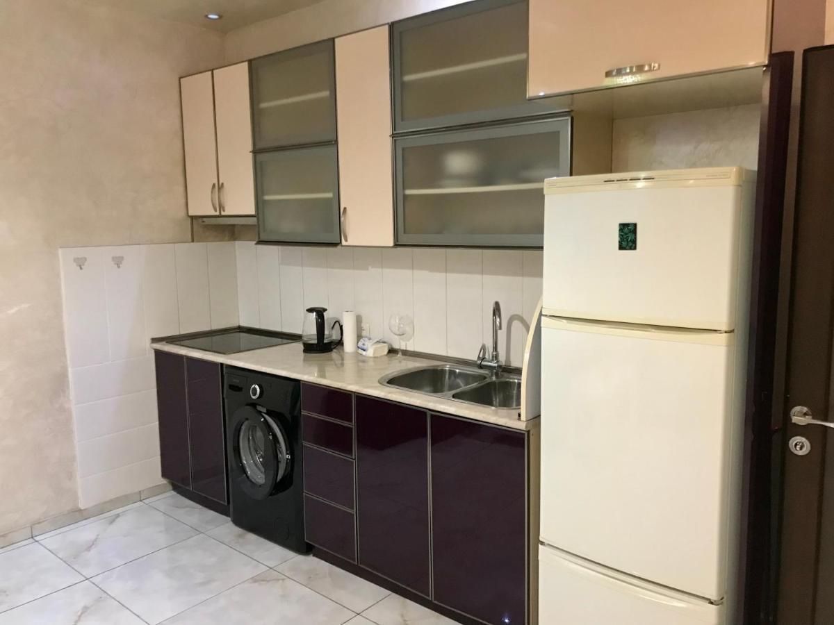 יירבאן Luxury Apartment With Jacuzzi On Republic Square מראה חיצוני תמונה
