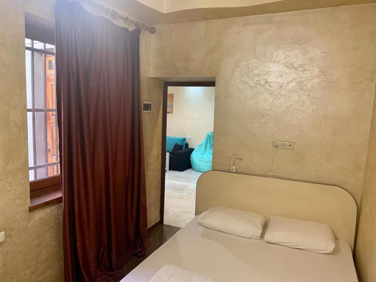 יירבאן Luxury Apartment With Jacuzzi On Republic Square מראה חיצוני תמונה