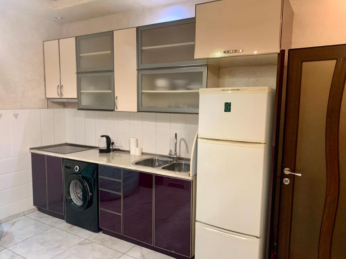 יירבאן Luxury Apartment With Jacuzzi On Republic Square מראה חיצוני תמונה