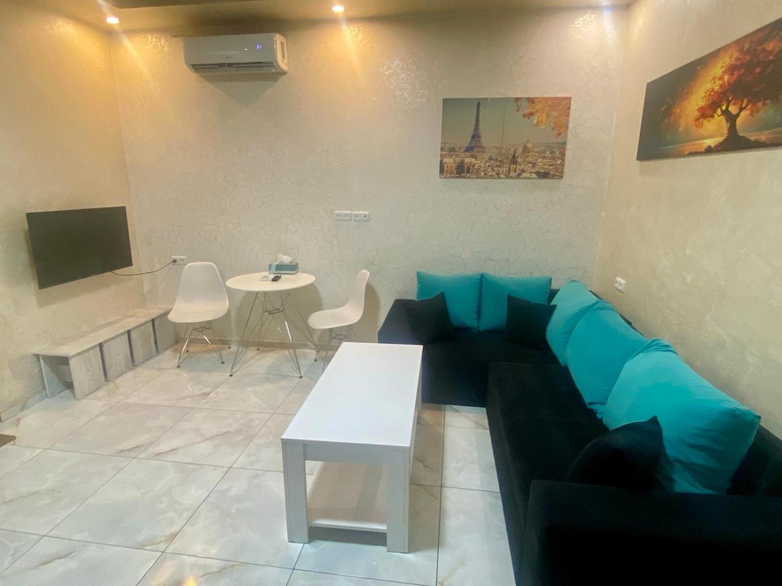 יירבאן Luxury Apartment With Jacuzzi On Republic Square מראה חיצוני תמונה