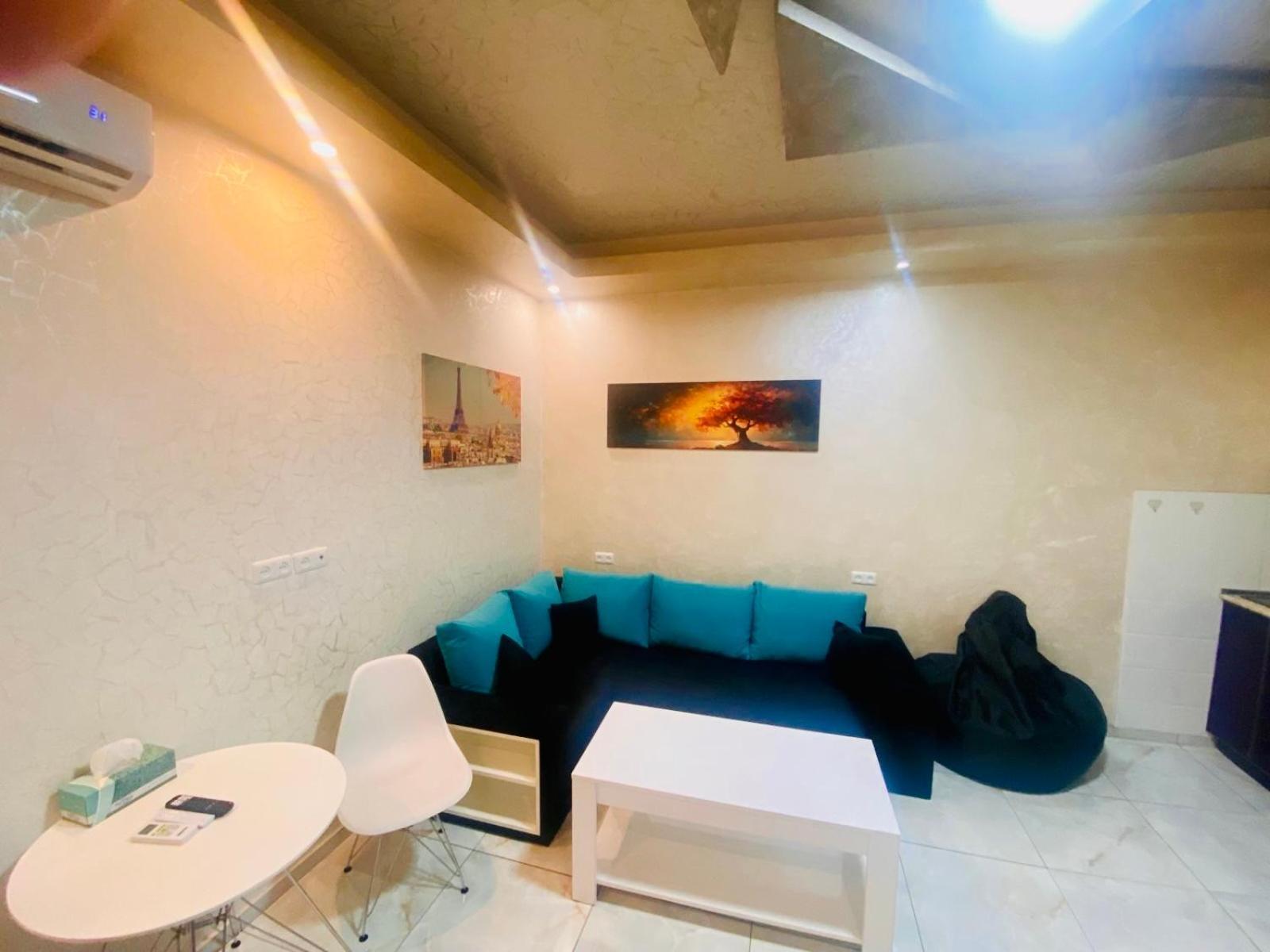 יירבאן Luxury Apartment With Jacuzzi On Republic Square מראה חיצוני תמונה